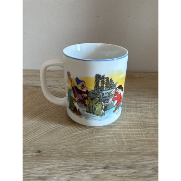 Disneyland Walt Disney World Mug Snow White Seven Dwarfs‎ Coffee Cup Japan Vtg - Picture 1 of 7